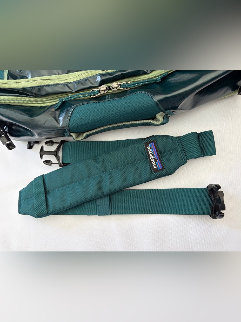 Patagonia Black Hole 26L Mini MLC Carryon Backpack 49265 Dark Borealis Green - Picture 11 of 15